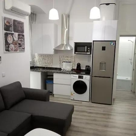 Aparthotel Center 2*