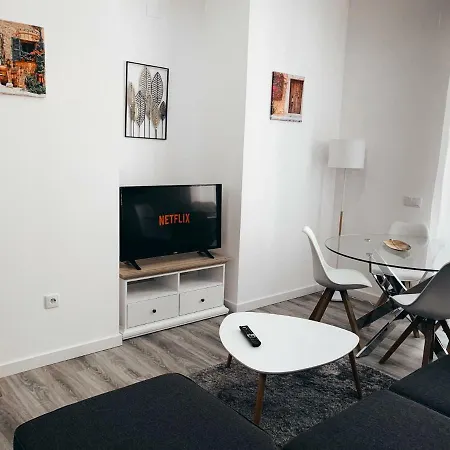 Aparthotel Center 2*